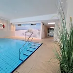 Terrassenhaus, 67 公寓 *